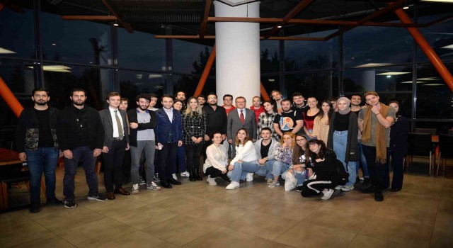 Rektör Kılavuz, misafir öğrencilerle buluştu