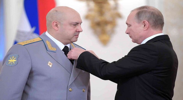 Rus Komutan Surovikin: “Ukraynada operasyon bölgesindeki durum gergin