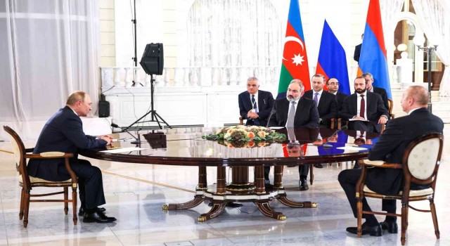 Rusya, Azerbaycan ve Ermenistandan ortak bildiri: “Ermenistan ve Azerbaycan güç kullanımından ve güç kullanma tehdidinden kaçınma konusunda anlaşmışlardır”