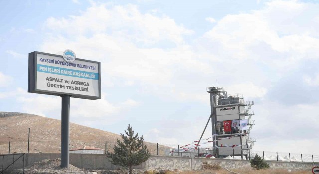 Saatte 240 ton üretim yapan dev asfalt plenti faaliyet egeçti