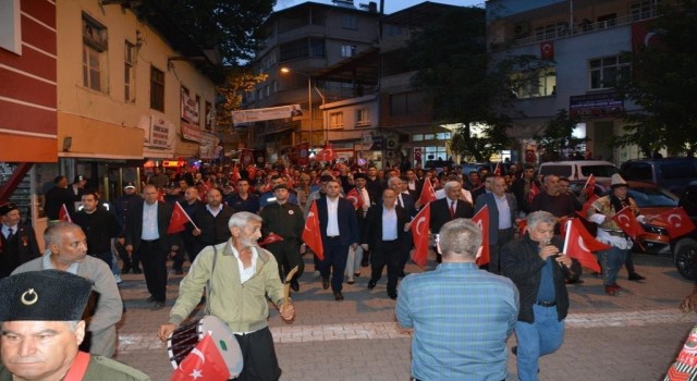 Saimbeylide bayrak yürüyüşü