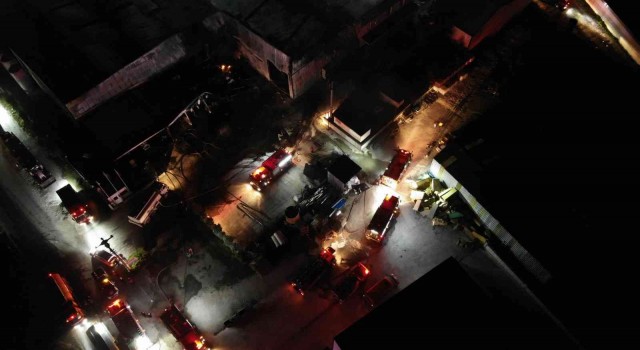 Sakaryada sünger fabrikasındaki yangın kontrol altına alındı