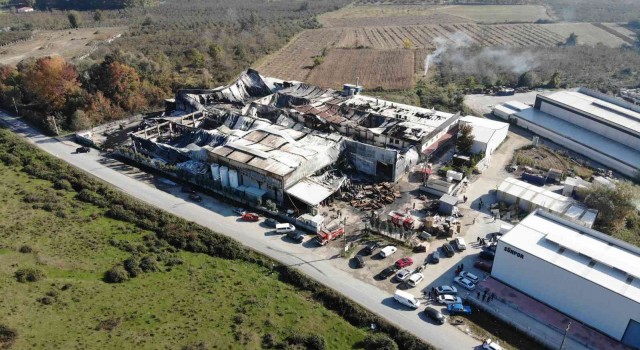 Sakaryadaki fabrika yangınında oluşan tahribat gözler önüne serildi
