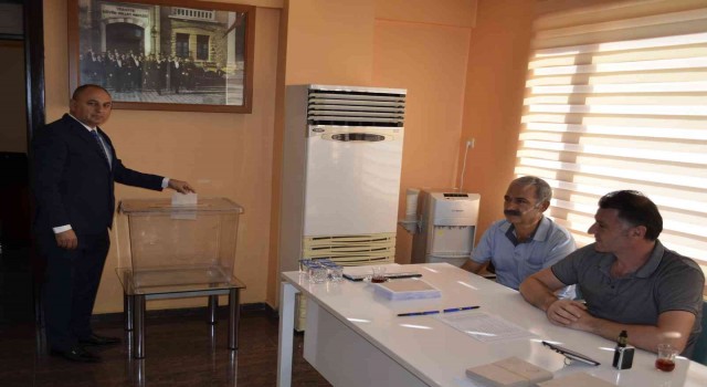 Salihli Ticaret Borsasında Yetiş Aksoy 3. kez seçildi