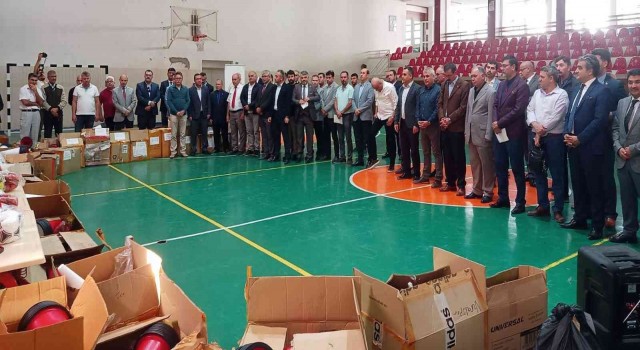 Salihlideki 58 okulun spor malzemesi Gençlik ve Spor Bakanlığından
