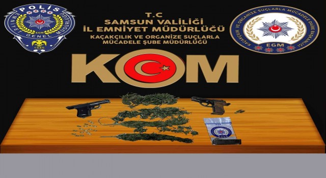 Samsunda polis uyuşturucu ve silah ele geçirdi