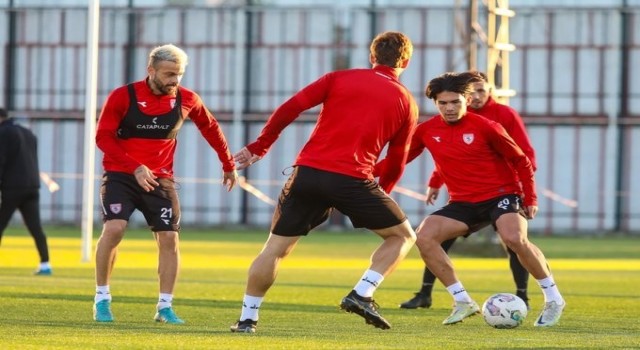 Samsunsporda şok: Boldrin ve Novikovas kadro dışı bırakıldı