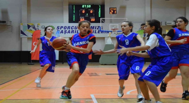 SANKO okulları basketbol takımı il şampiyonu oldu