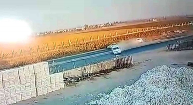 Şanlıurfada kaza anı kamerada: 4 yaralı