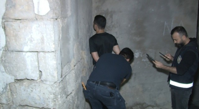Şanlıurfada metruk yapılarda uyuşturucu operasyonu: 8 gözaltı