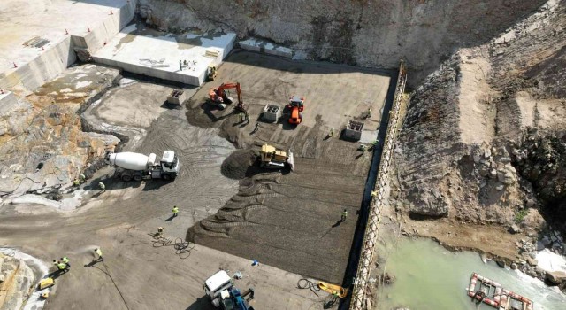 Sarıçay Barajında sıyırma kazısı tamamlandı