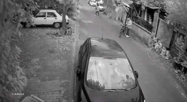 Sarıyerde bisiklet hırsızı kamerada