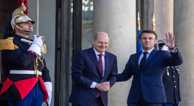 Scholz ve Macron Pariste bir araya geldi