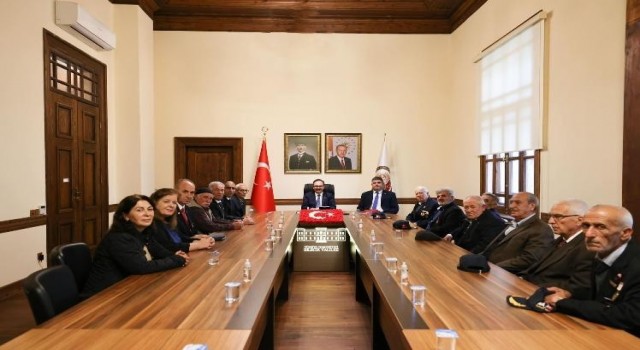 Şehit aileleri ve gazilerden Vali Kızılkayaya ziyaret