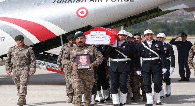 Şehit özel harekat polisinin naaşı Tokata getirildi
