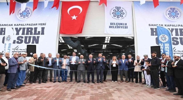 Selçukluda pazar yerlerinde konfor artmaya devam ediyor