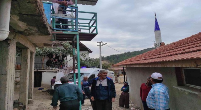 Selendide asansöre sıkışan yaşlı kadın hayatını kaybetti