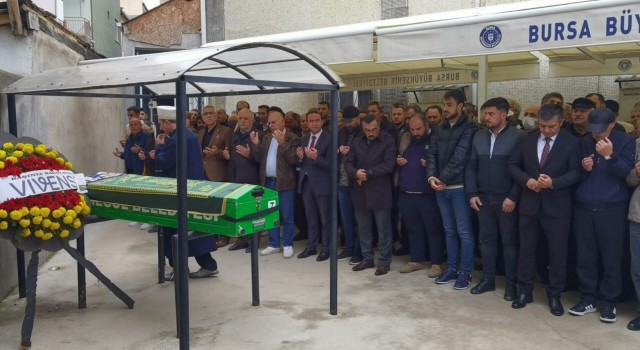 Selma öğretmen gözyaşlarıyla toprağa verildi