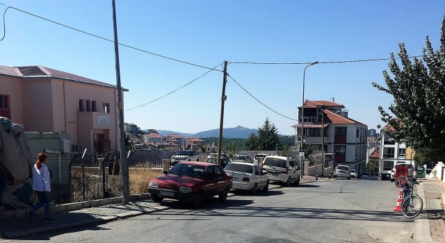 Seyir halindeki aracında 5 el ateş edilen eğlence mekanı sahibi ağır yaralandı