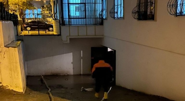 Siirtte sağanaktan etkilenen 64 yapının su tahliyesi tamamlandı
