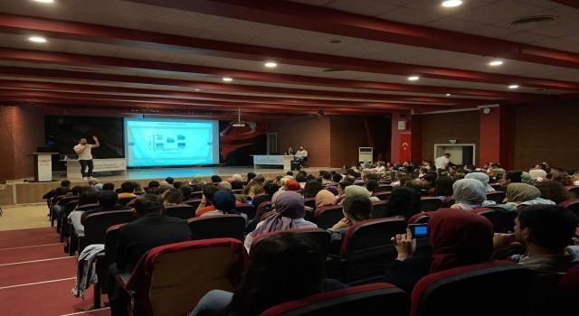 Silopide öğretmen ve idarecilere Aile Okulu Eğitici Eğitimi