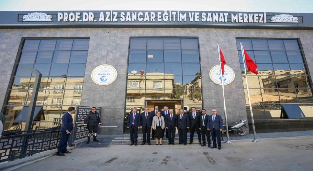 Şimşek, Prof. Dr. Aziz Sancar Eğitim ve Sanat Merkezini ziyaret etti