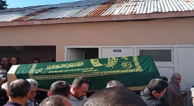 Sinopta silahlı saldırıda ölen muhtarın oğlu toprağa verildi