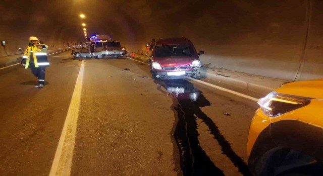 Sinopta tünelde kaza: 5 yaralı