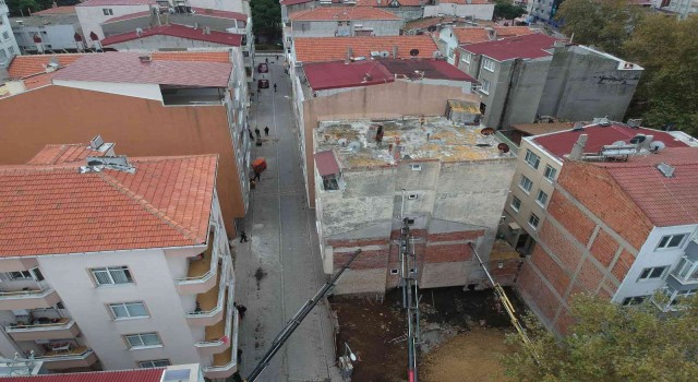 Sinopta yıkılma tehlikesi oluşan binada çalışmalar devam ediyor