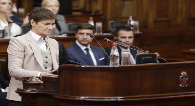 Sırbistanda yeni hükümet güvenoyu aldı