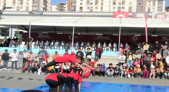 Şırnakta 29 Ekim Cumhuriyet Bayramı coşkuyla kutlandı