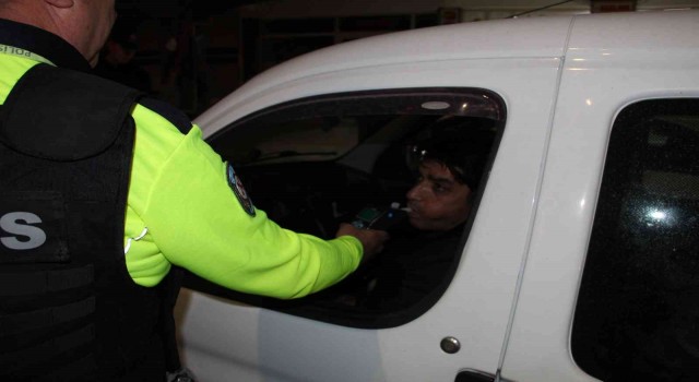 Şırnakta trafik ekipleri alkol uygulaması yaptı