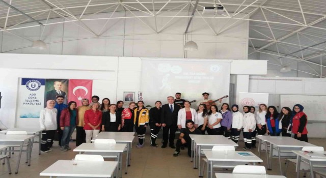 Söke İşletme Fakültesinde Cumhuriyet Genç Akustik Konseri gerçekleşti