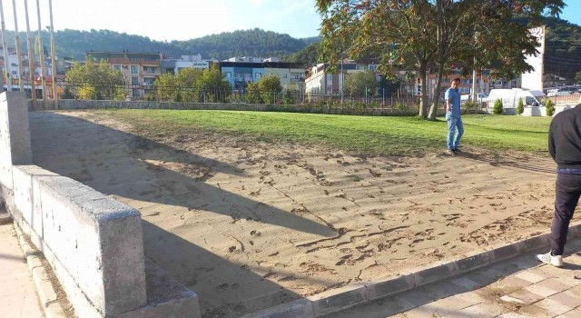 Soma Belediyesi ilçeyi yeşillendiriyor