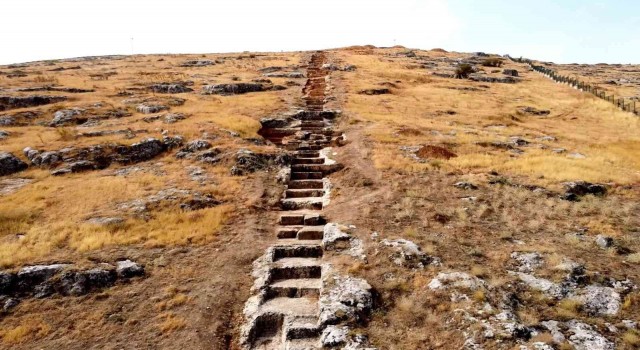 ‘Sonsuzluk Merdiveni kazısı uzadıkça uzuyor