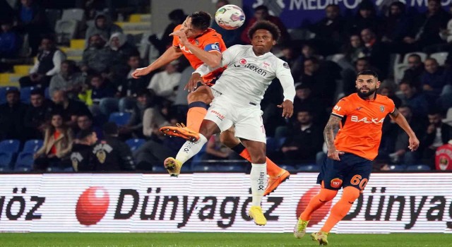 Spor Toto Süper Lig: Başakşehir: 0 - Sivasspor: 1 (İlk yarı)