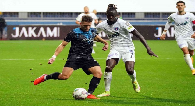 Spor Toto Süper Lig: Kasımpaşa: 0 - Adana Demirspor: 2 (İlk yarı)