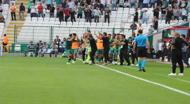 Spor Toto Süper Lig: Konyaspor: 1 - Ümraniyespor: 0 (İlk yarı)