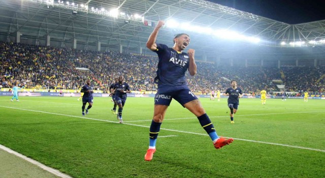 Spor Toto Süper Lig: MKE Ankaragücü: 0 - Fenerbahçe: 2 (İlk yarı)