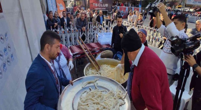 Sultangazide kuymak festivaline vatandaşlardan yoğun ilgi