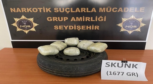 Şüphe üzerine durdurulan aracın stepnesinden uyuşturucu çıktı
