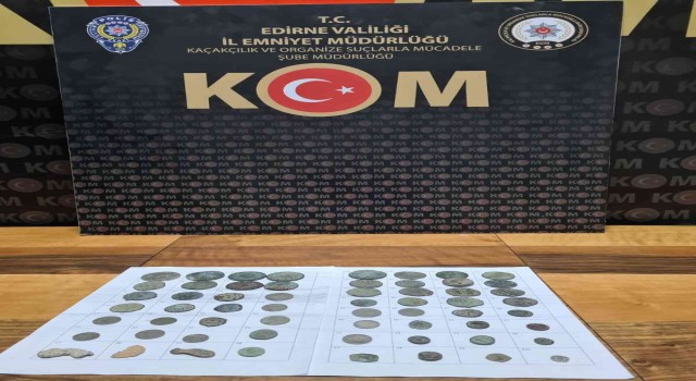 Şüphe üzerine durdurulan otomobilde tarihi sikke ele geçirildi