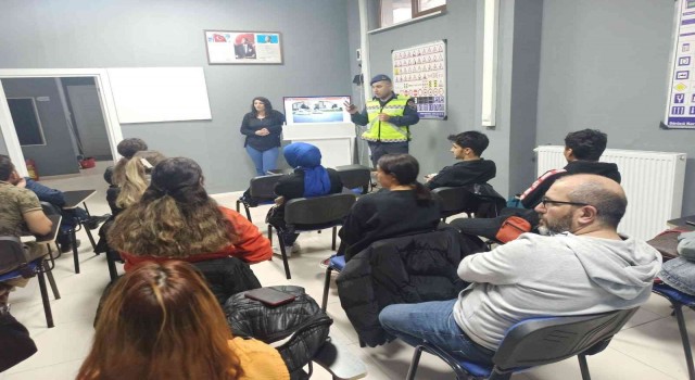 Sürücü adaylarına son ders jandarmadan