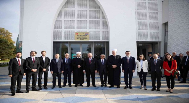 TBMM Başkanı Şentop, Sisak Recep Tayyip Erdoğan İslam Kültür Merkezini ziyaret etti