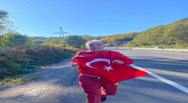 Tek başına Cumhuriyet maratonu yaptı