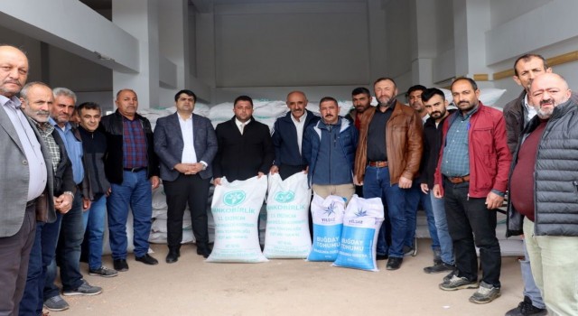Tercanda 515 çiftçiye yüzde 75 hibeyle 70 ton güzlük buğday ve 50 ton arpa dağıtımı yapıldı