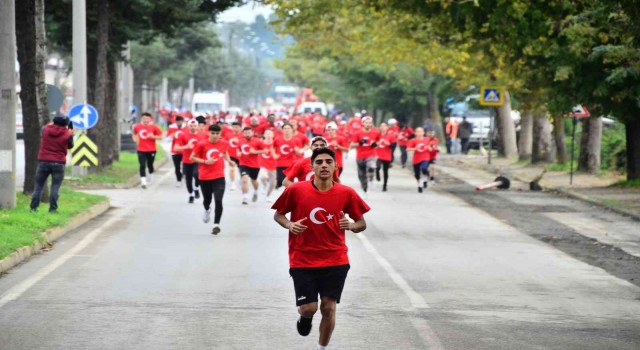Termede 2023 metrelik Cumhuriyet koşusu
