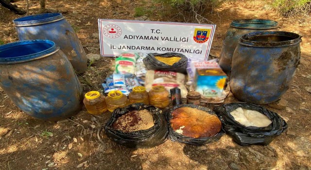 Teröristlere ait yaşam malzemeleri ele geçirildi