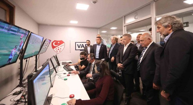 TFFden Süper Lig ve TFF 1. Lig kulüplerine VAR bilgilendirme toplantısı