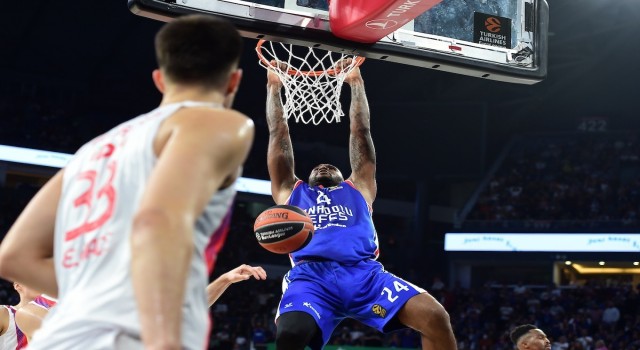 THY Euroleague: Anadolu Efes: 72 - Kızılyıldız: 59